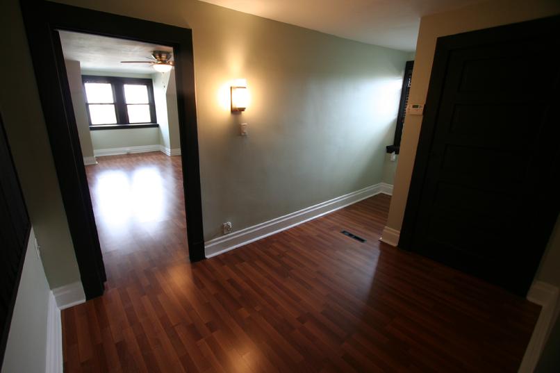 STUDIO APARTMENT ONLY 5 MINUTES FROM DOWNTOWN PITTSBURGH